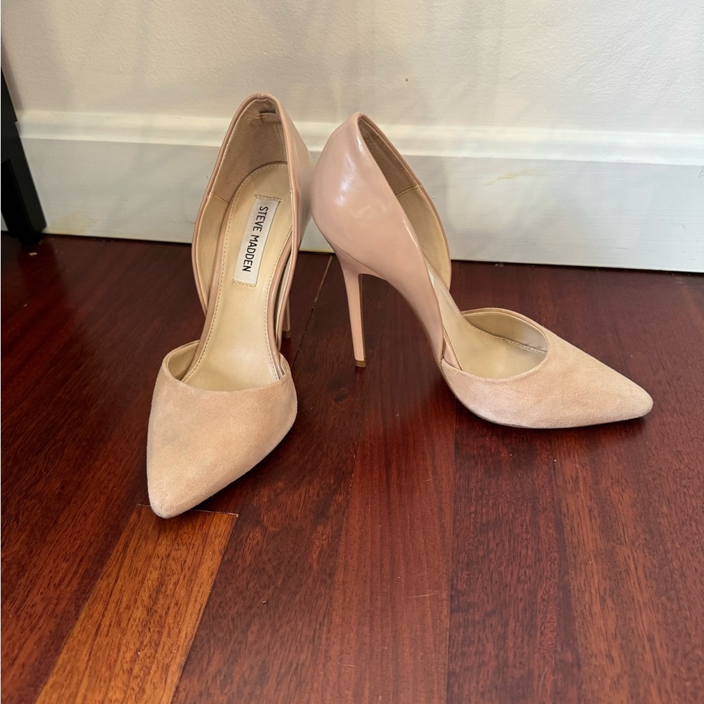 Steve Madden Nude Suede and Patent Leather Pump Size 7.5